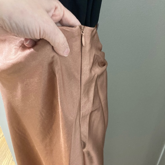 NWT Molly Bracken Satin Midi Skirt in Old Pink - Picture 4 of 8